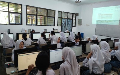 Langkah Strategis SMKN 2 Semarang Siapkan Generasi Global Melalui Asesmen TOEIC Terstandar