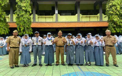 Sapu Bersih Arena: Empat Srikandi SMKN 2 Semarang Borong Medali Emas, Perak, Dan Perunggu Di Kejuaraan Pencak Silat Kota!