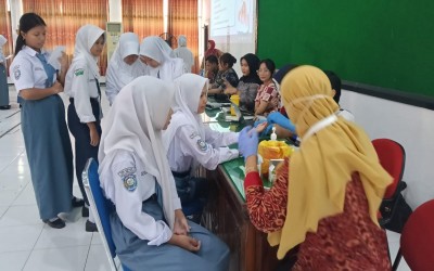 Sehat Hari Ini, Berprestasi Esok: SMKN 2 Semarang Awali Tahun Ajaran dengan Cek Kesehatan Gratis